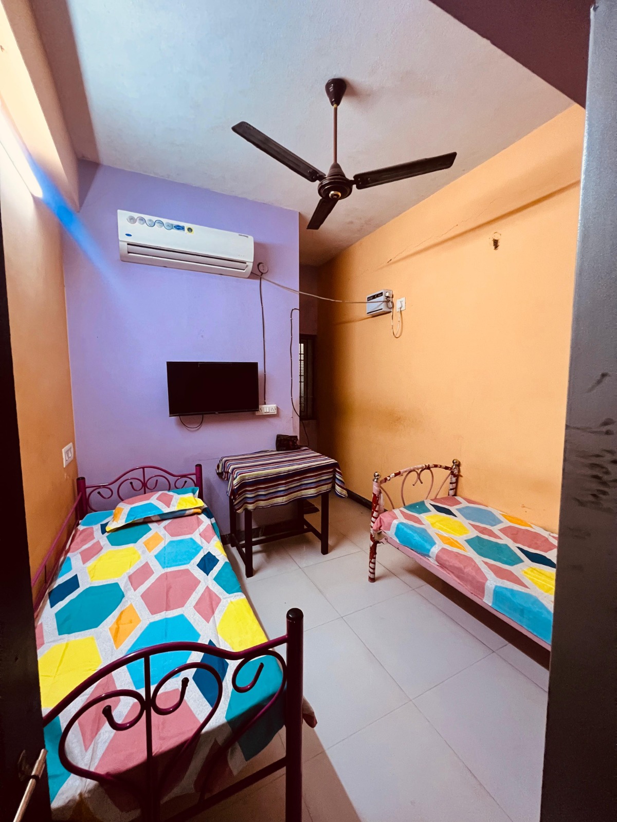 Selaiyur (Camp Road) Rooms